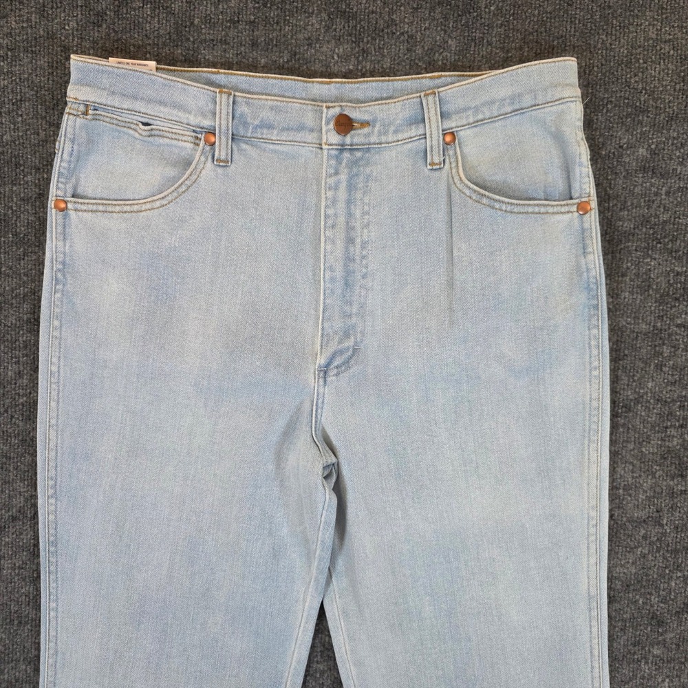 Wrangler 936 Slim Fit Cowboy Cut Jeans Mens 32x36 Light Wash ToughLite Stretch - Picture 3 of 9